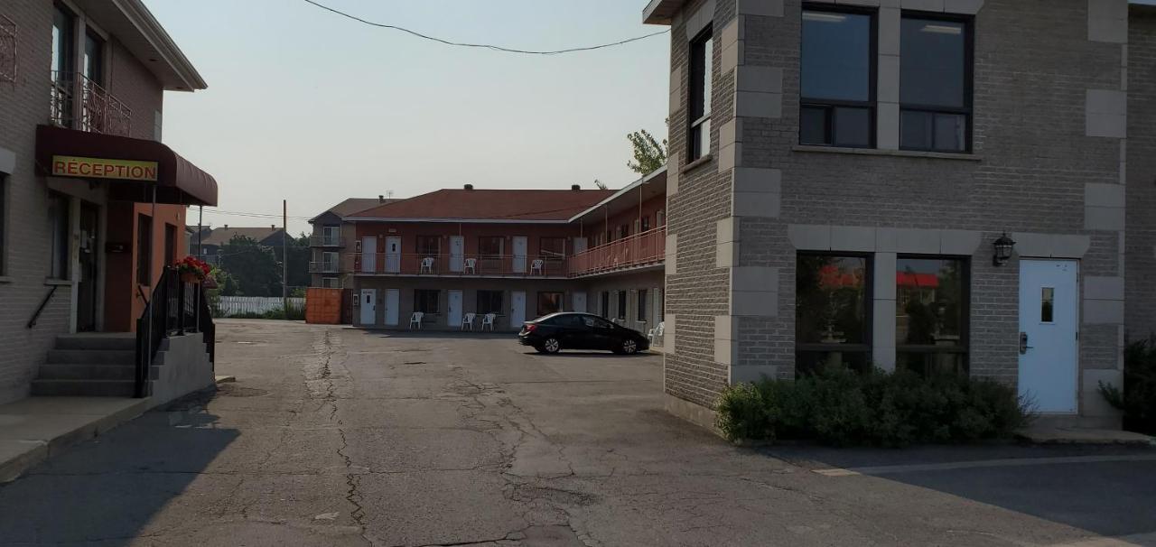 Motel Falcon Brossard Luaran gambar
