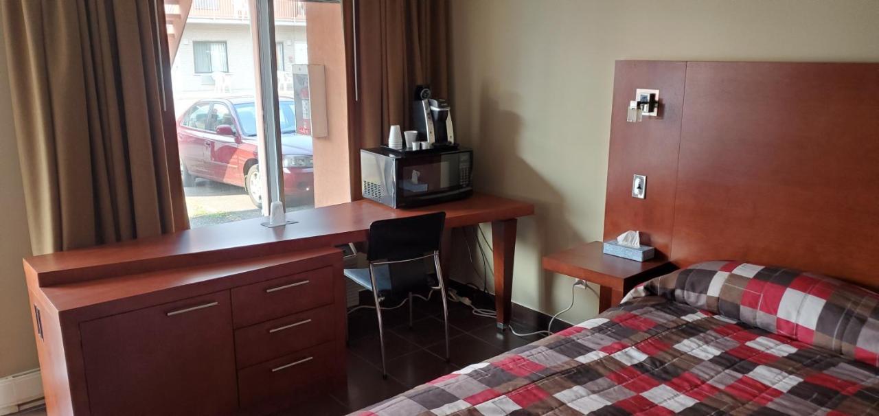 Motel Falcon Brossard Luaran gambar