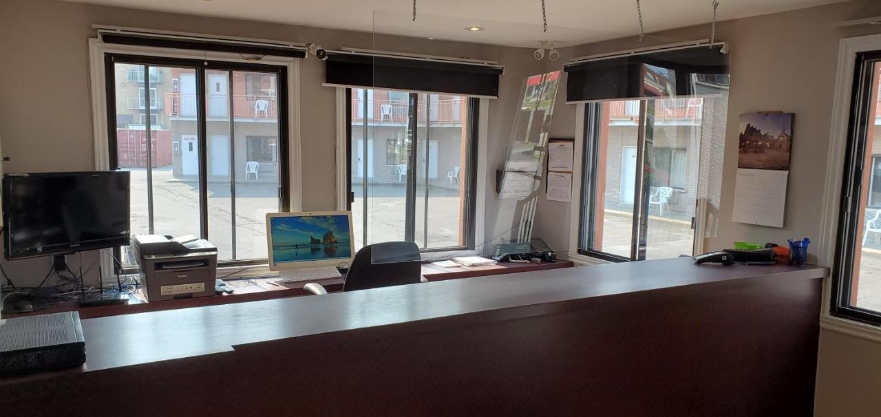 Motel Falcon Brossard Luaran gambar