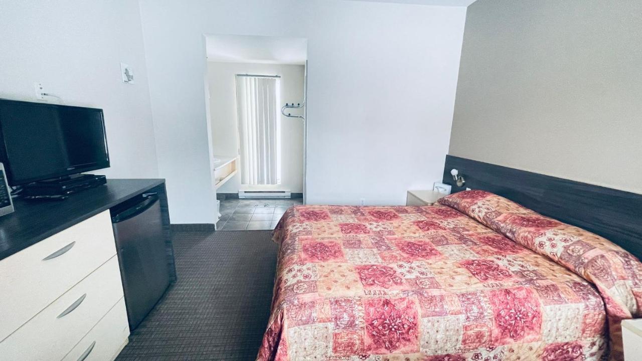 Motel Falcon Brossard Luaran gambar
