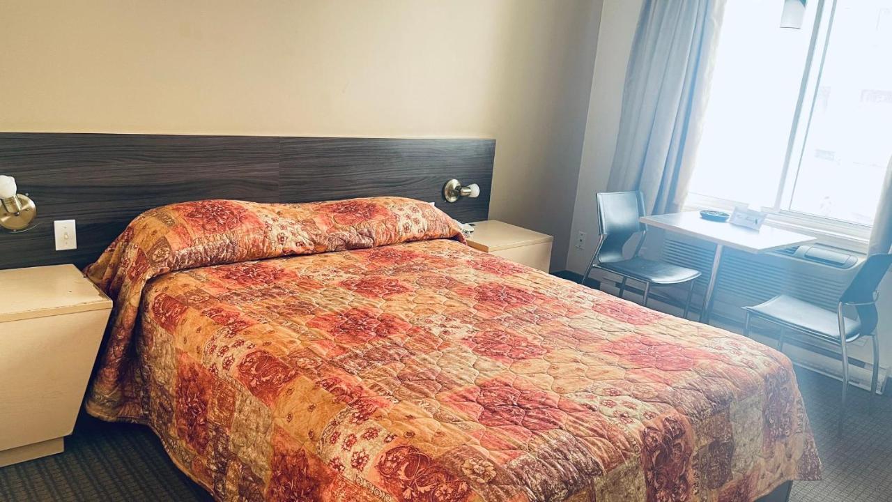 Motel Falcon Brossard Luaran gambar