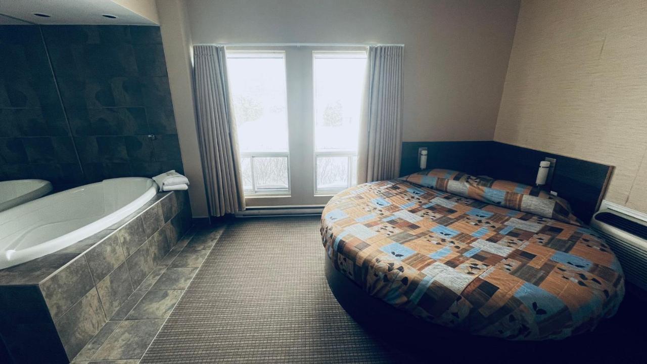 Motel Falcon Brossard Luaran gambar