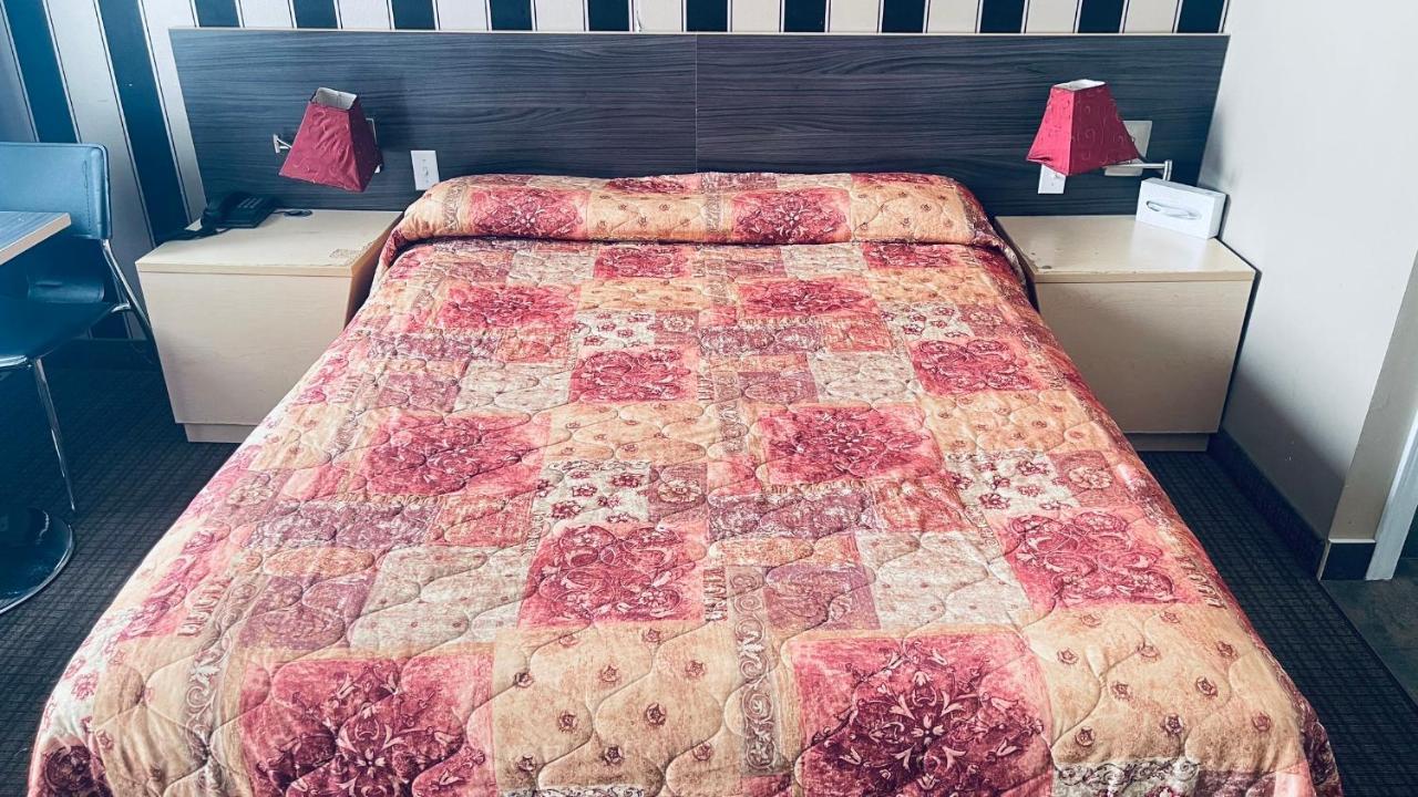 Motel Falcon Brossard Luaran gambar